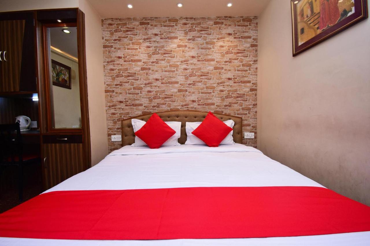 Oyo 2510 Near Camac Street Hotel Calcutta Exterior foto